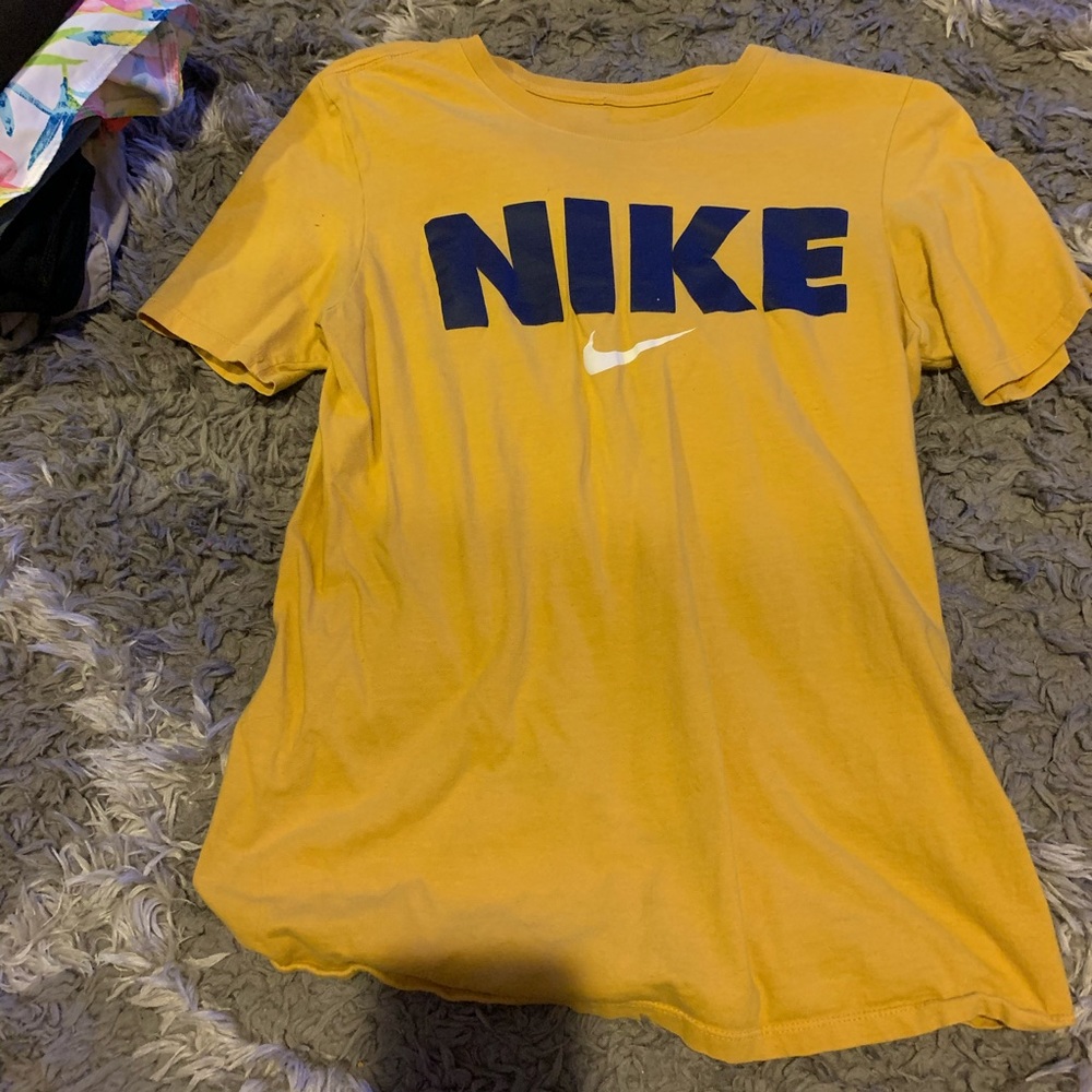 Yellow Nike tshirt